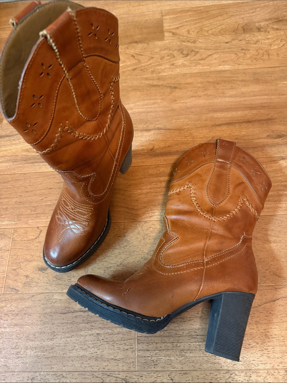 Roper Cognac Western Heeled Cowboy Boots